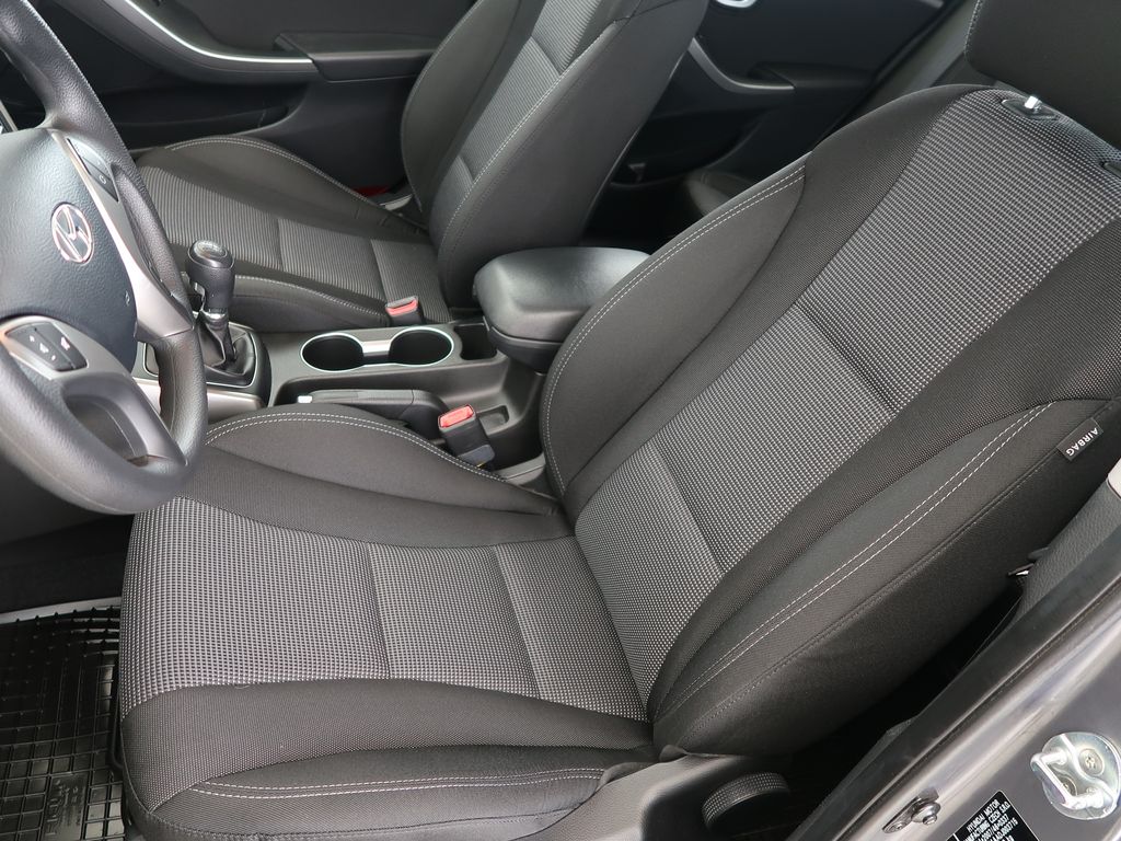 hyundai-i30-1-4-73kw-manual-cz - 8