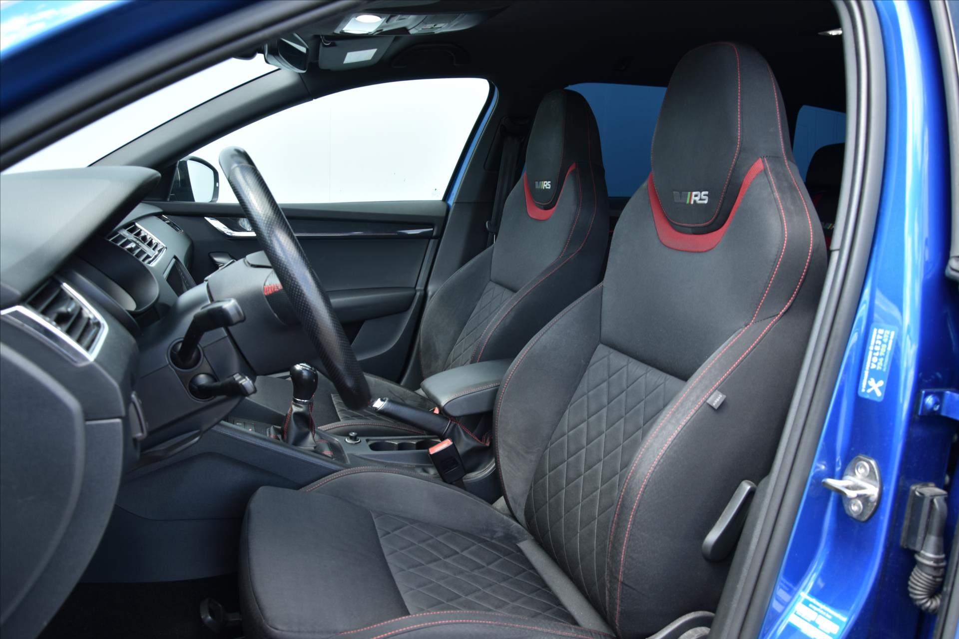 skoda-octavia-rs-2-0tsi-180kw-navi-acc - 9