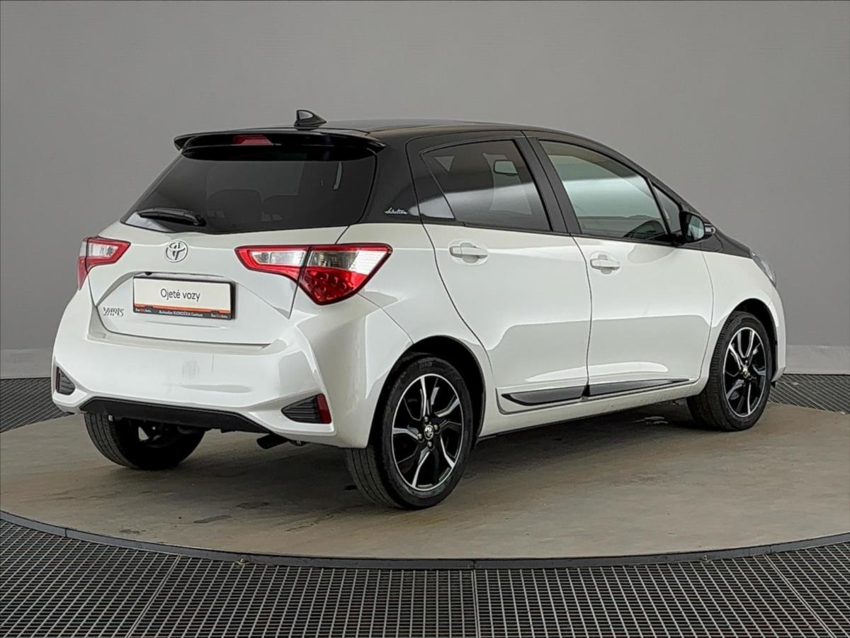 toyota-yaris-1-5-dual-vvt-i-selection - 1