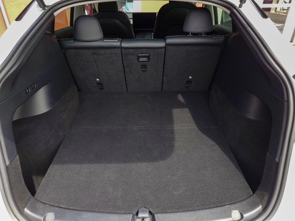tesla-model-y-long-range-dual-motor-378-kw-s - 8