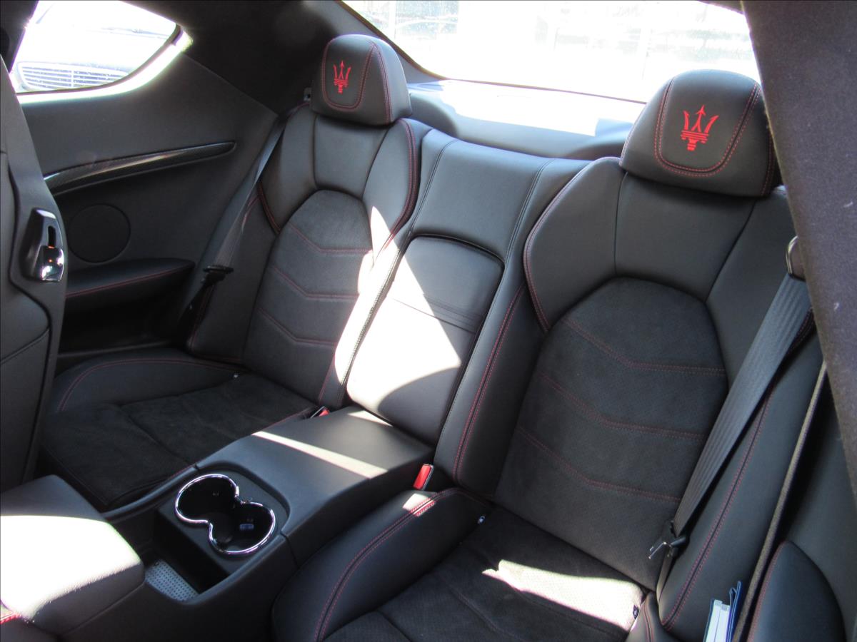 maserati-granturismo-4-7-v8-sport - 9