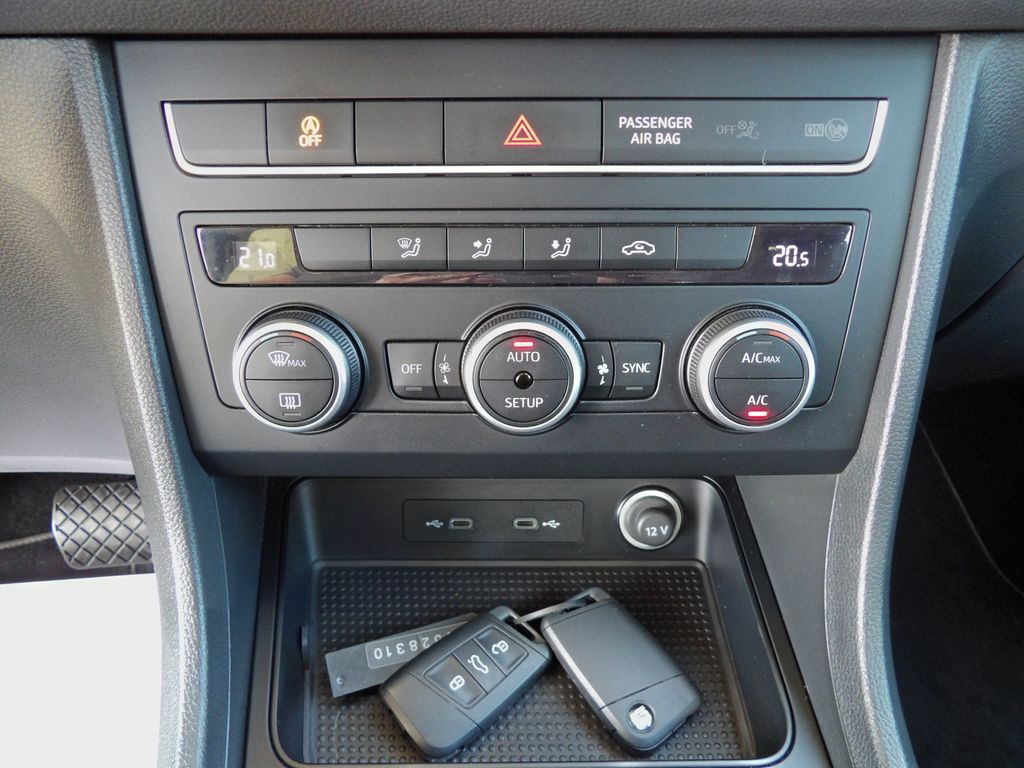 seat-ateca-2-0tdi-110kw-dsg-virtual-led - 9