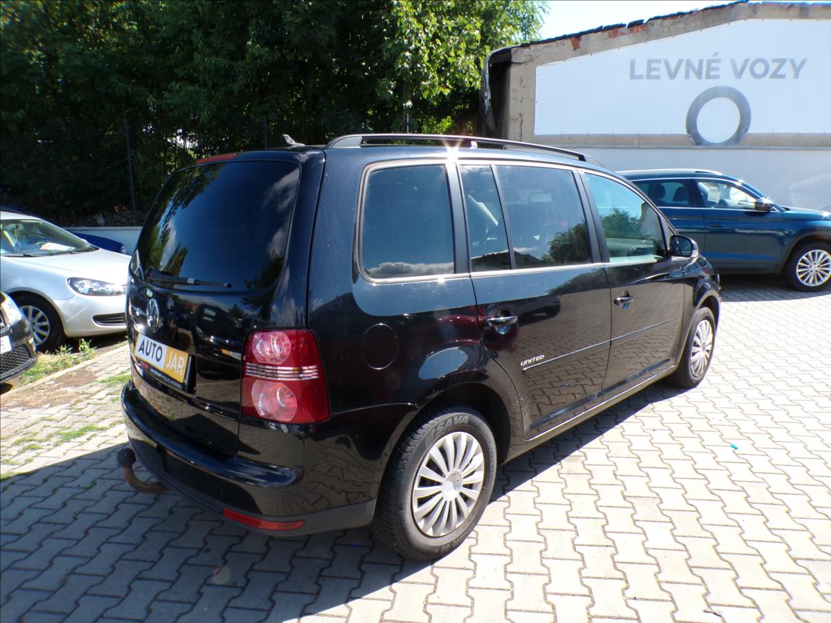 volkswagen-touran-1-4-tsi-dsg - 4
