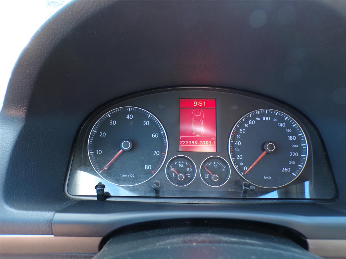 volkswagen-touran-1-4-tsi-dsg - 7