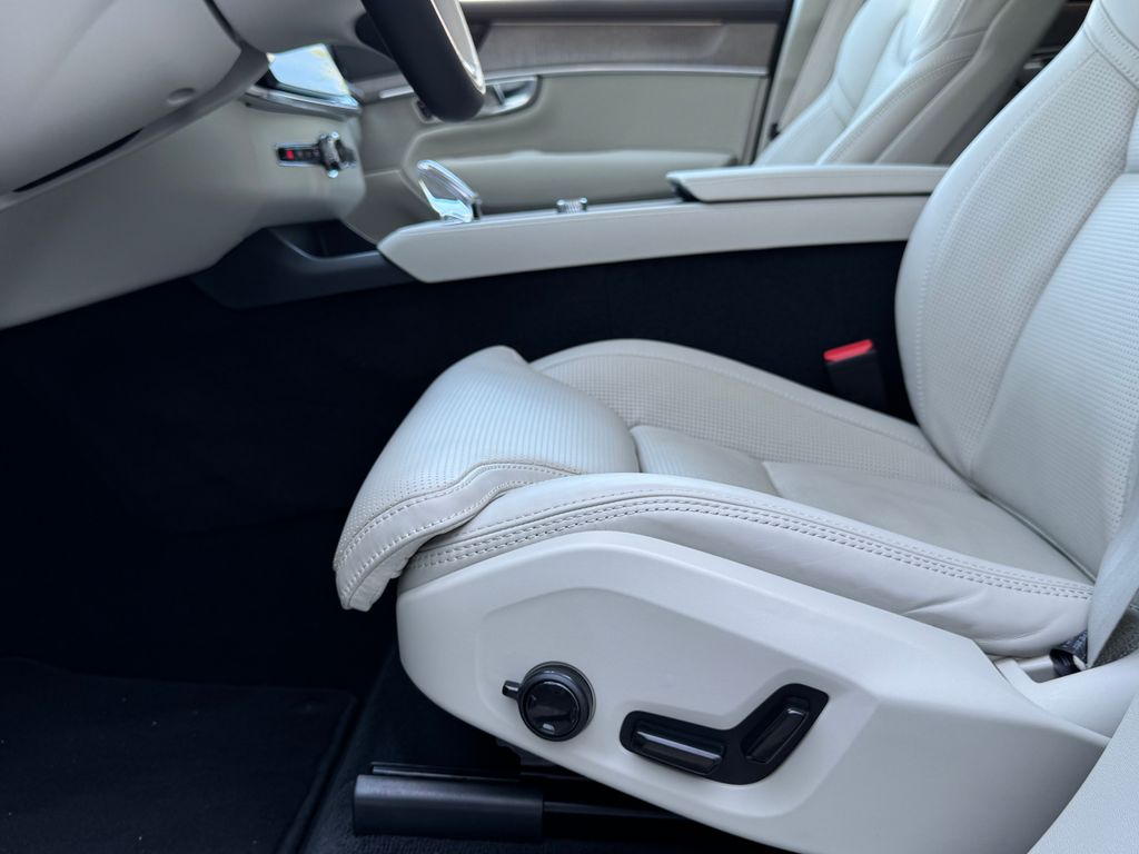 volvo-xc90-plus-t8-360-vzduch-ventilace-335kw - 9