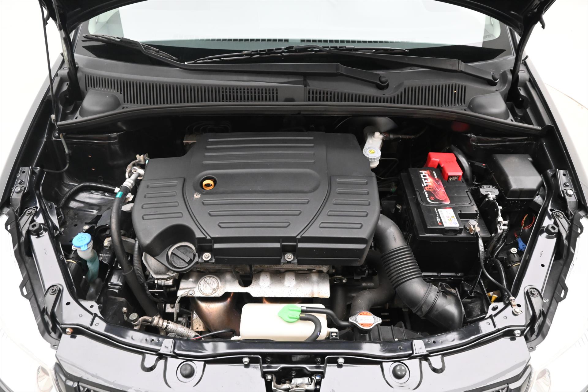 suzuki-sx4-1-6-88kw-4x4-tazne-nova-stk - 8