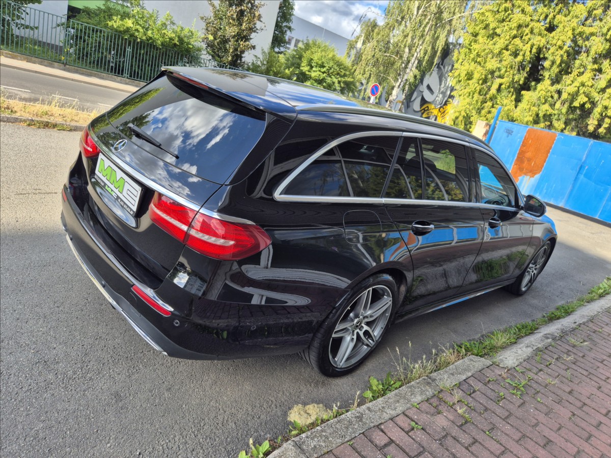 mercedes-benz-tridy-e-220d-4m-amg-head-up-webast - 3