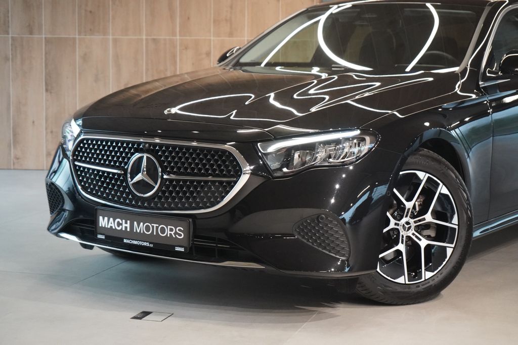 mercedes-benz-tridy-e-220d-4matic-keyless-distronic - 1