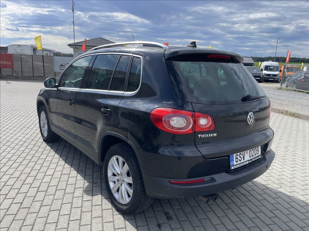 volkswagen-tiguan-2-0-tdi-100kw-4x4-dsg-panorama-kuze - 2
