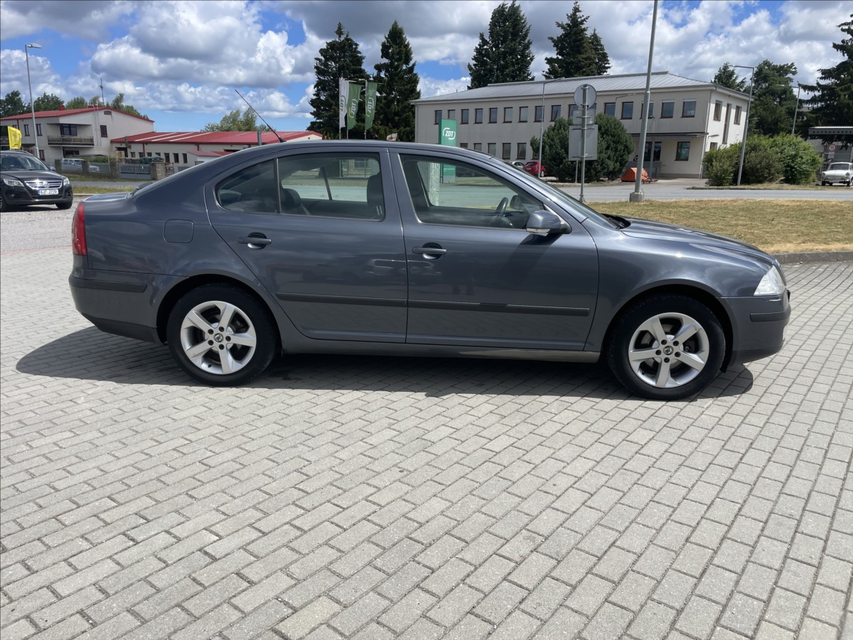 skoda-octavia-1-9-tdi-77kw-elegance-klima-kuze-tazne - 4