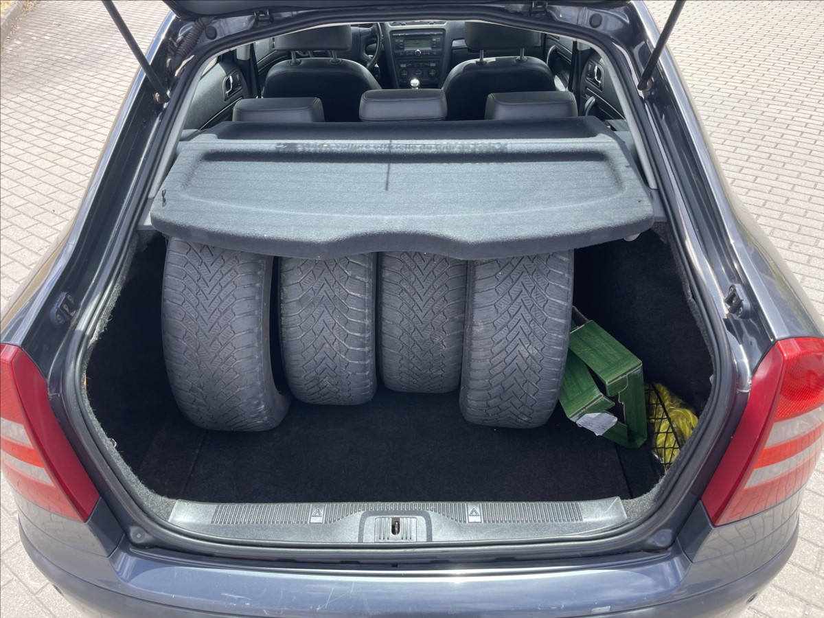 skoda-octavia-1-9-tdi-77kw-elegance-klima-kuze-tazne - 9