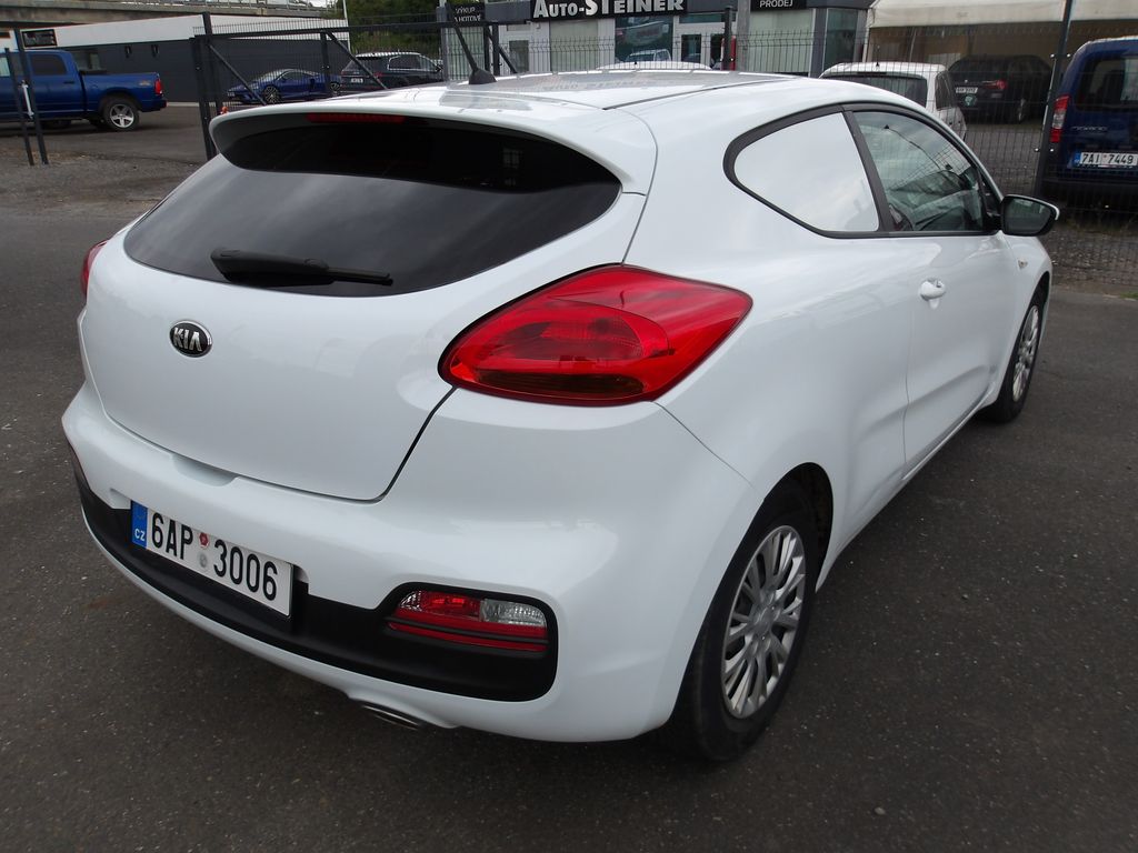 kia-pro-ceed-1-4crdi-2-mista-pick-up - 7
