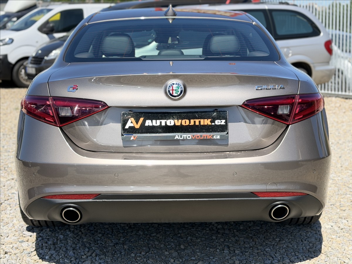 alfa-romeo-giulia-2-2-a-t-110kw-bixenon-kuze - 5