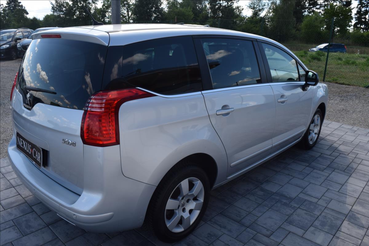 peugeot-5008-1-6-hdi-88kw-automat-7mist-top - 4