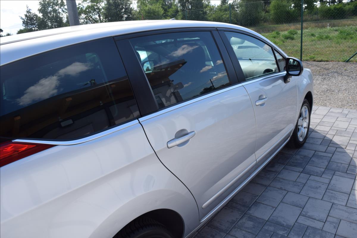 peugeot-5008-1-6-hdi-88kw-automat-7mist-top - 9