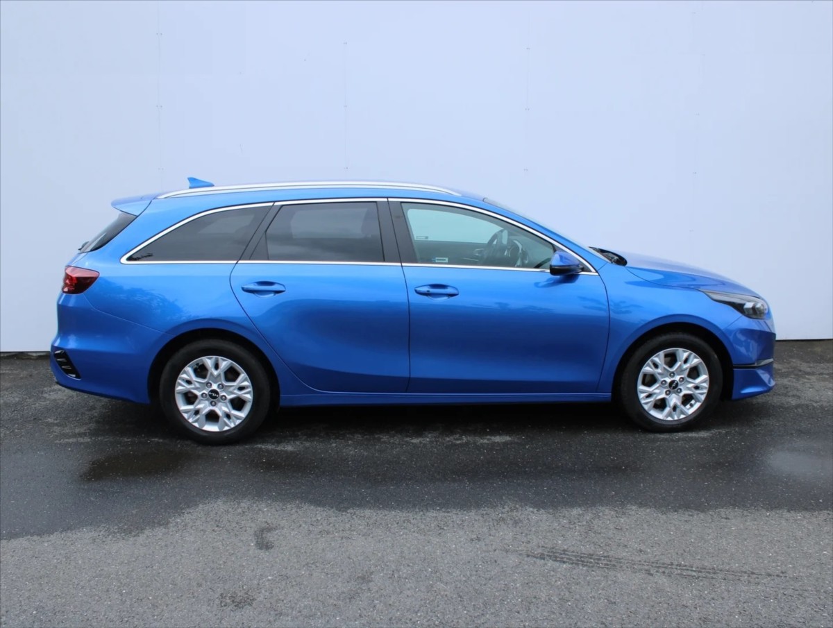 kia-ceed-1-5-t-gdi-gpf-top-sw - 3