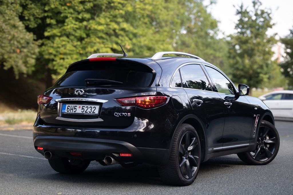 infiniti-qx70-verze-s-servisovane-dvb-t - 4