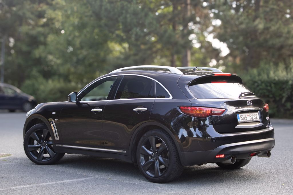 infiniti-qx70-verze-s-servisovane-dvb-t - 6