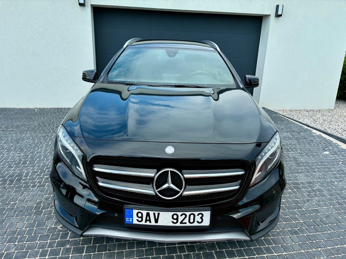 mercedes-benz-gla-200d-4matic-amg-paket - 1