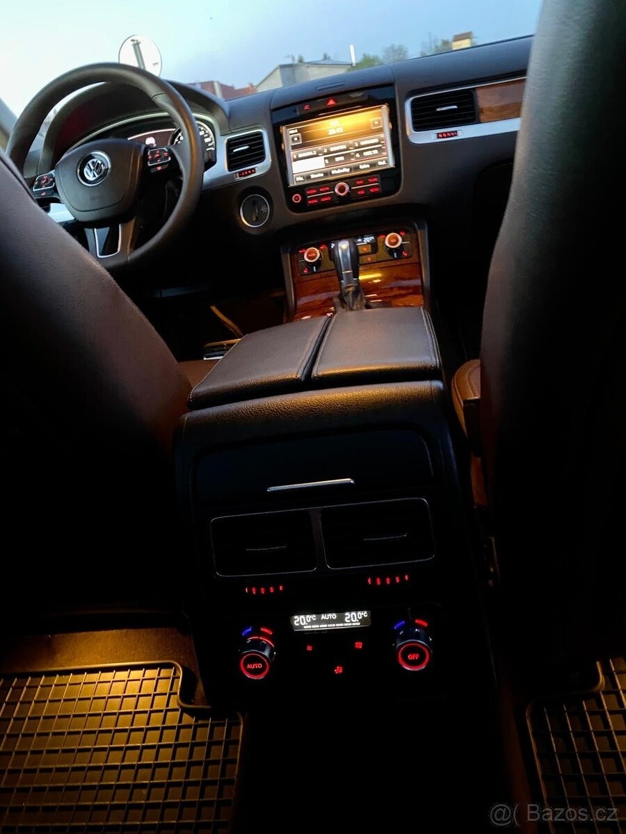 volkswagen-touareg-4-2-tdi-v8-250-kw-r-v-2011 - 8