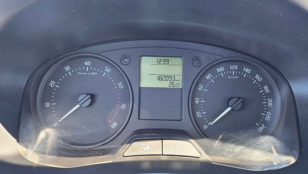 skoda-roomster-1-2i-12v-facelift-1-majitel-v - 8