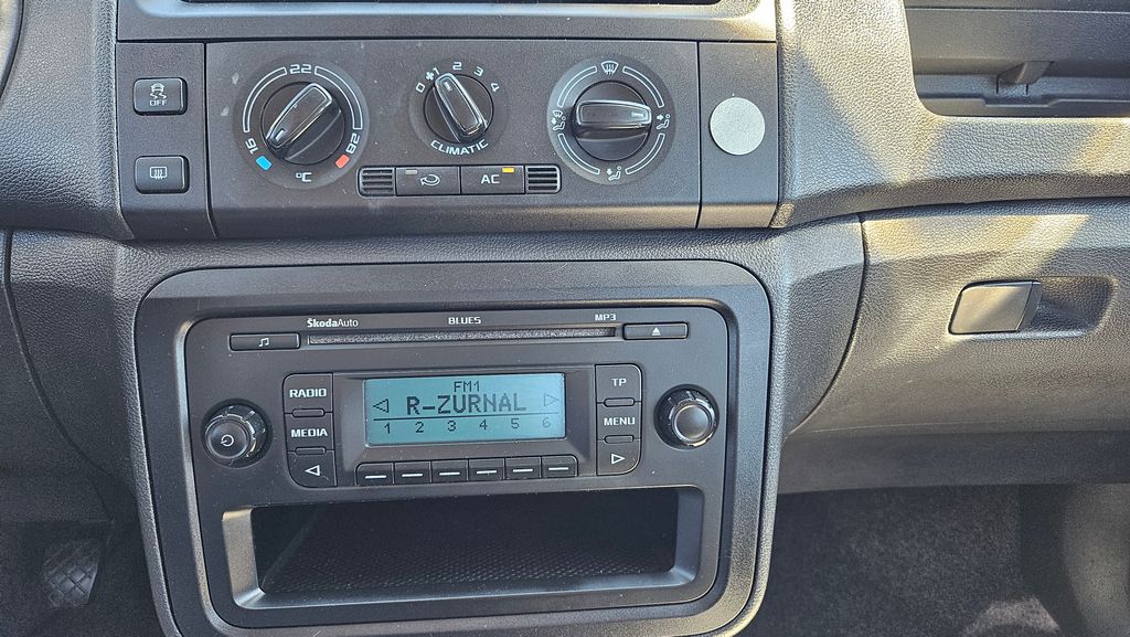 skoda-roomster-1-2i-12v-facelift-1-majitel-v - 9