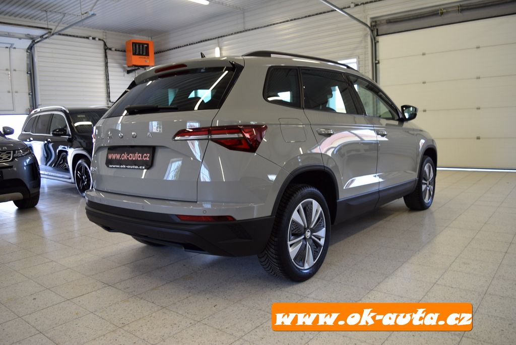 skoda-karoq-2-0-tsi-dsg-110-kw-2023-dph-2 - 6