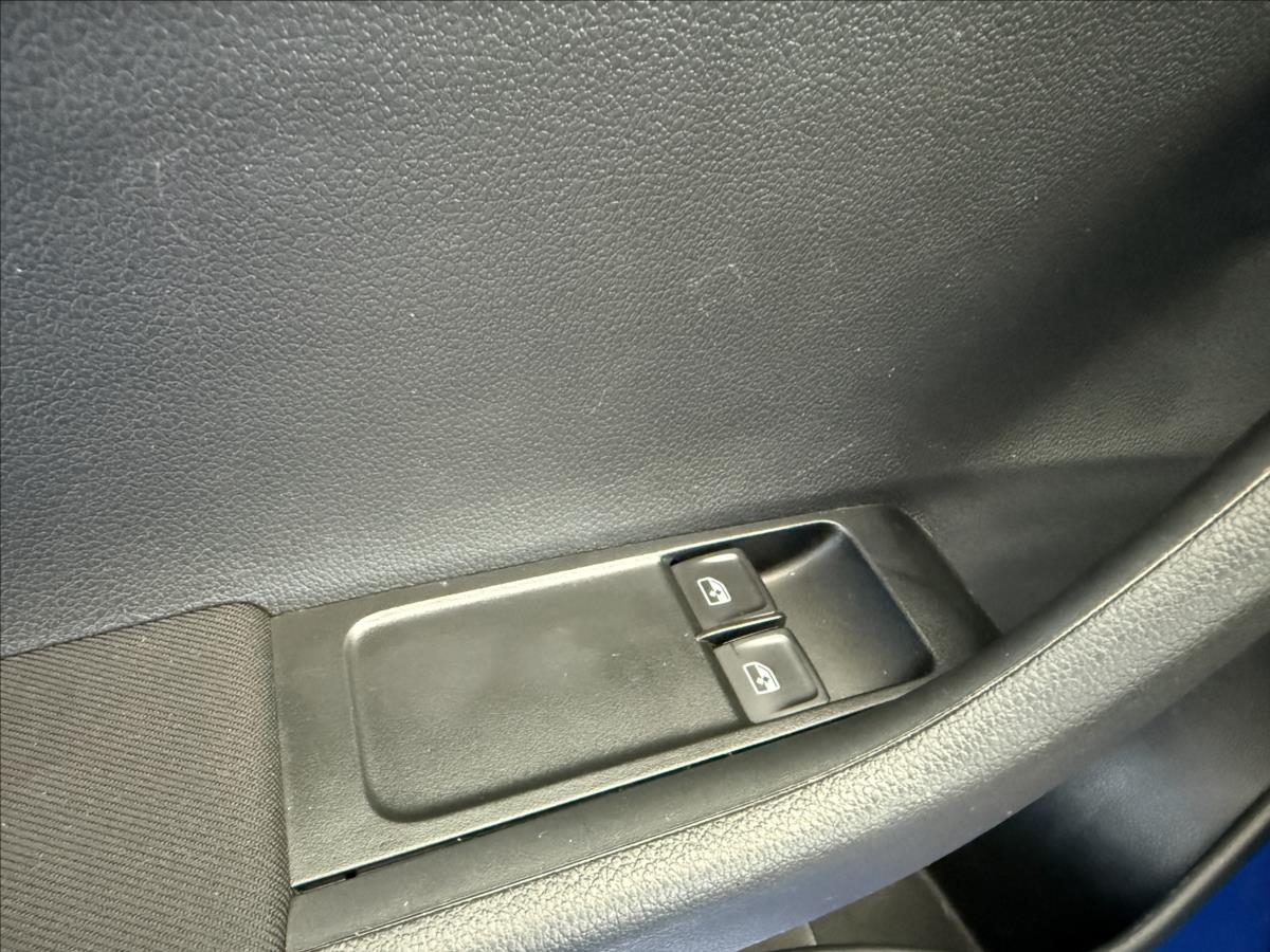 skoda-fabia-1-0-tsi-70kw-serviska - 9