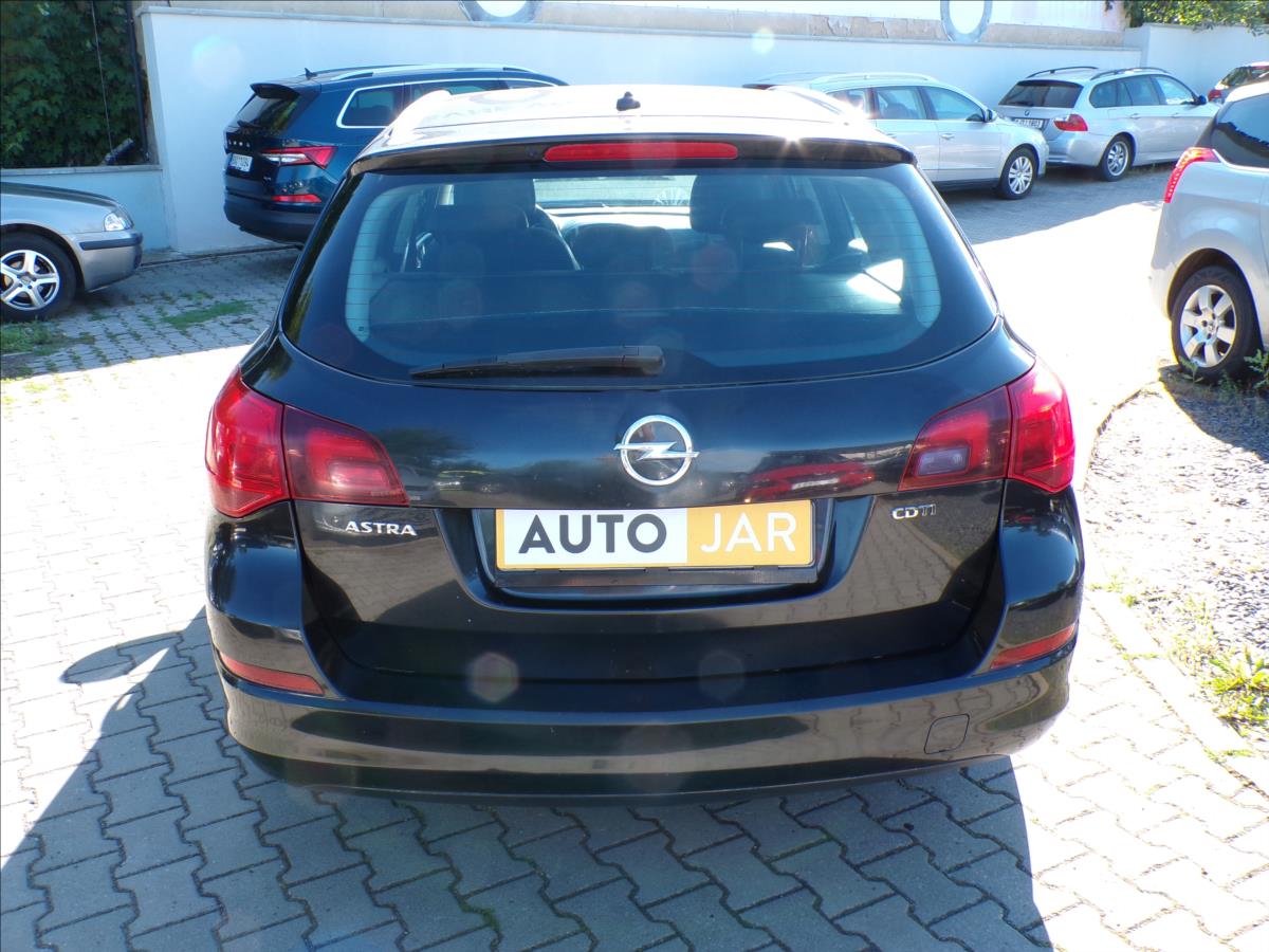 opel-astra-1-7-cdti - 4