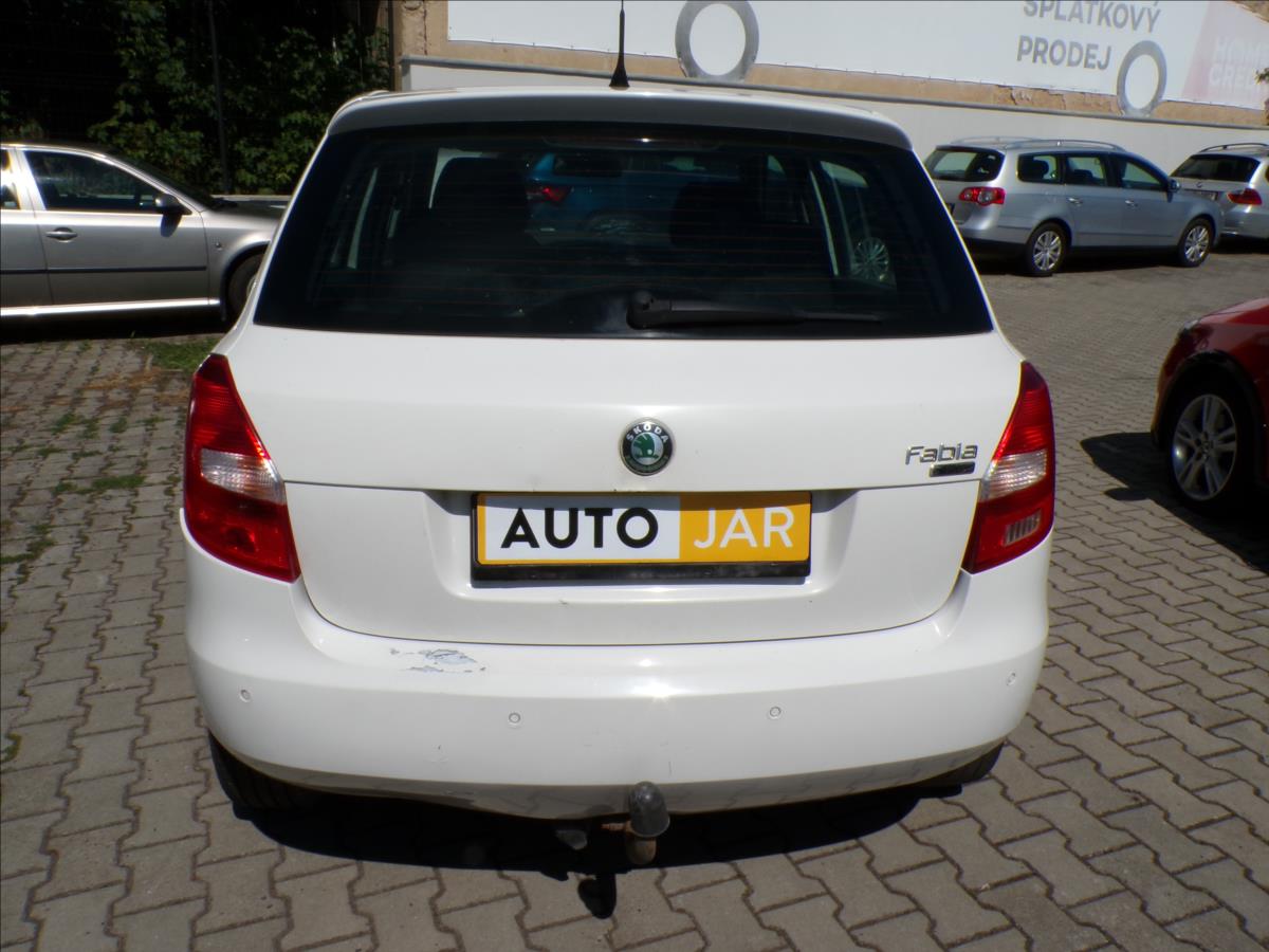 skoda-fabia-1-4-16v-elegance - 4
