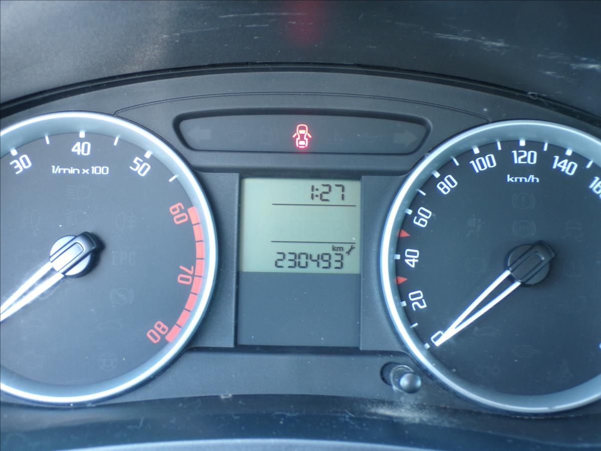 skoda-fabia-1-4-16v-elegance - 7
