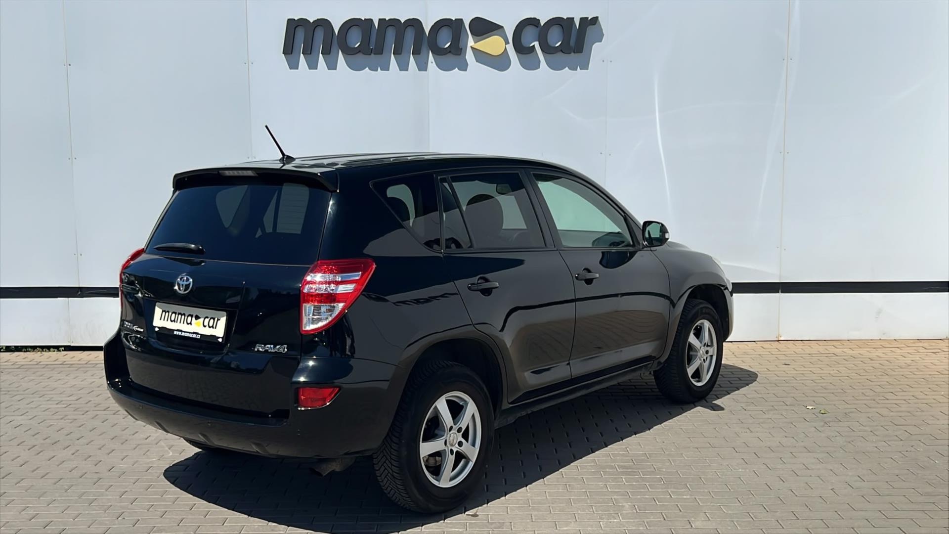toyota-rav4-2-2d-4d-4x4-pravidelny-servis - 1