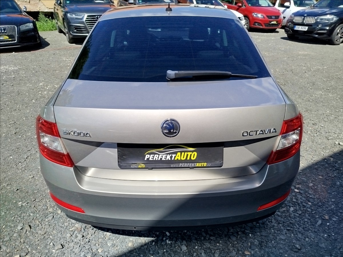 skoda-octavia-1-2-tsi-77-kw-dsg-navi-parkasistent - 4