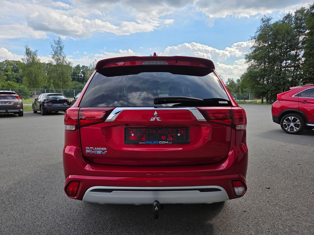 mitsubishi-outlander-2-4-phev-4x4-odpocet-dph - 3