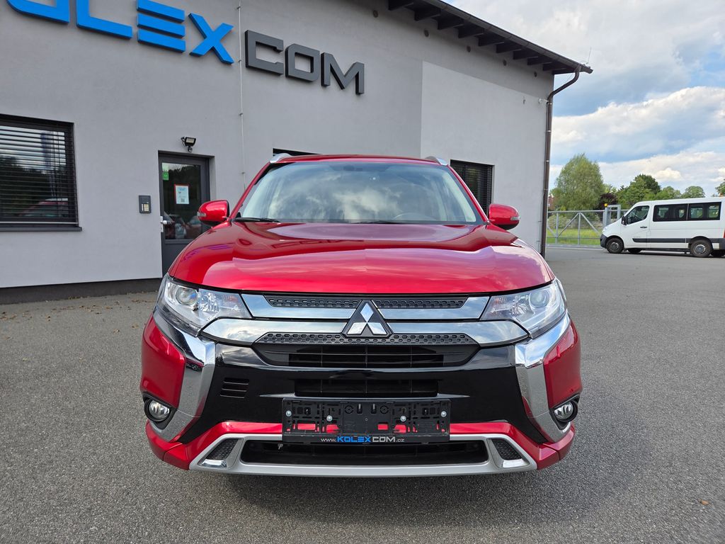 mitsubishi-outlander-2-4-phev-4x4-odpocet-dph - 7