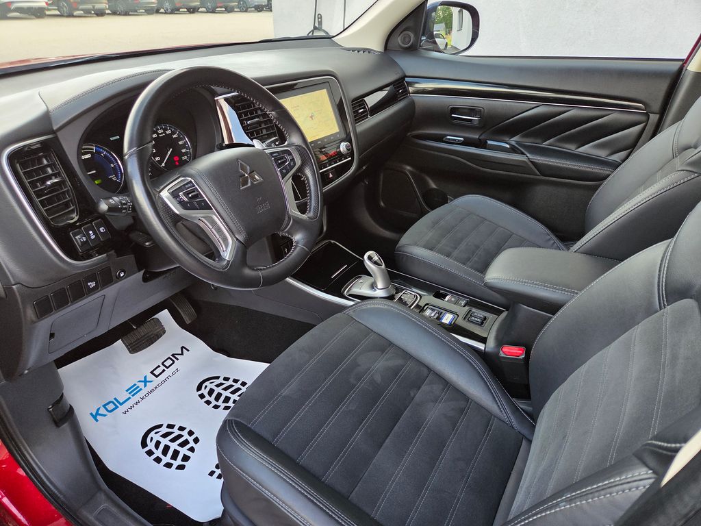 mitsubishi-outlander-2-4-phev-4x4-odpocet-dph - 8