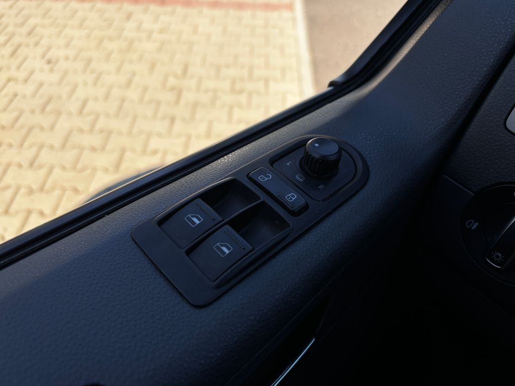 volkswagen-caravelle-110kw-8-mist-led-navi-4x4 - 7