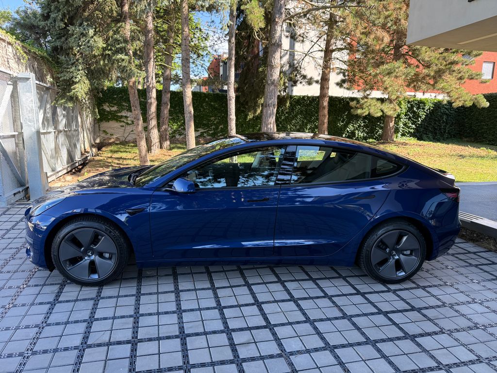 tesla-model-3-long-range-awd - 2