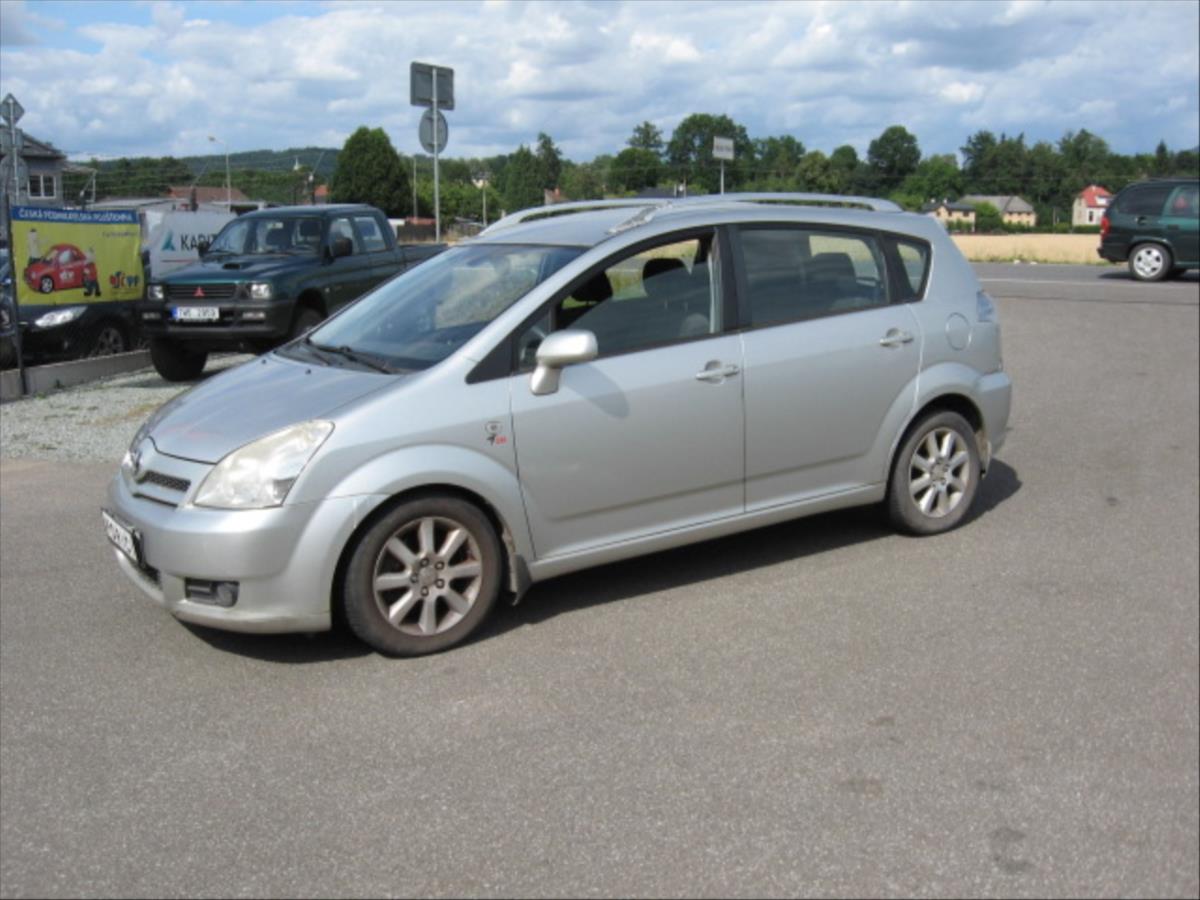 toyota-corolla-verso-2-2-d-4d - 1