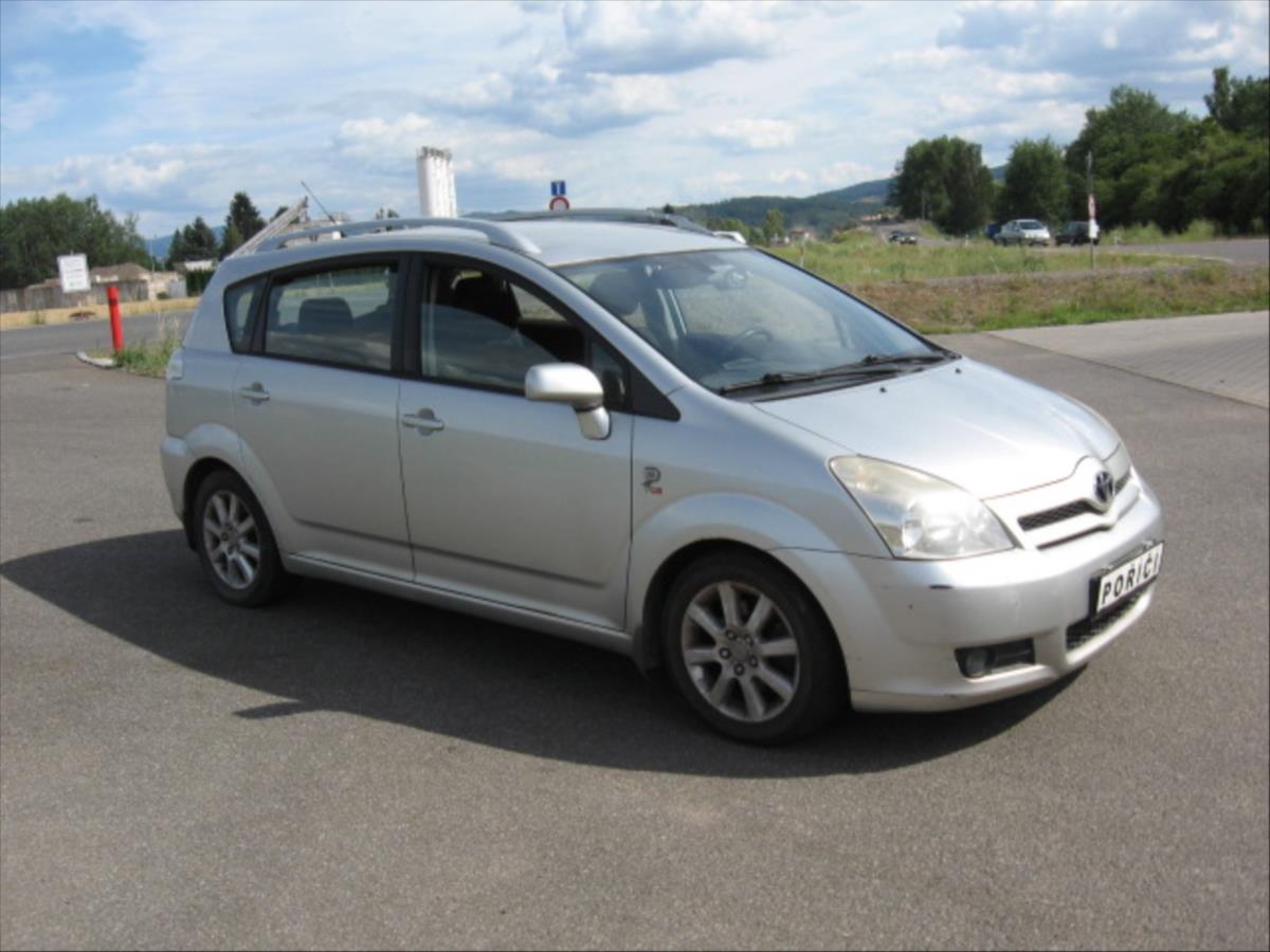 toyota-corolla-verso-2-2-d-4d - 2