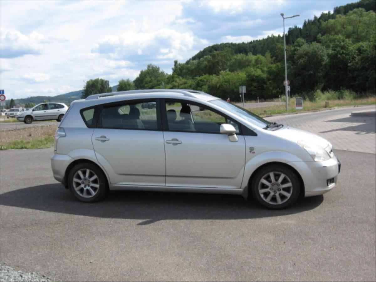 toyota-corolla-verso-2-2-d-4d - 3