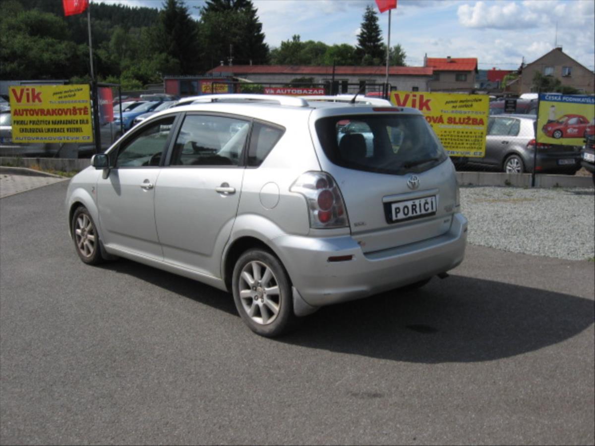 toyota-corolla-verso-2-2-d-4d - 4