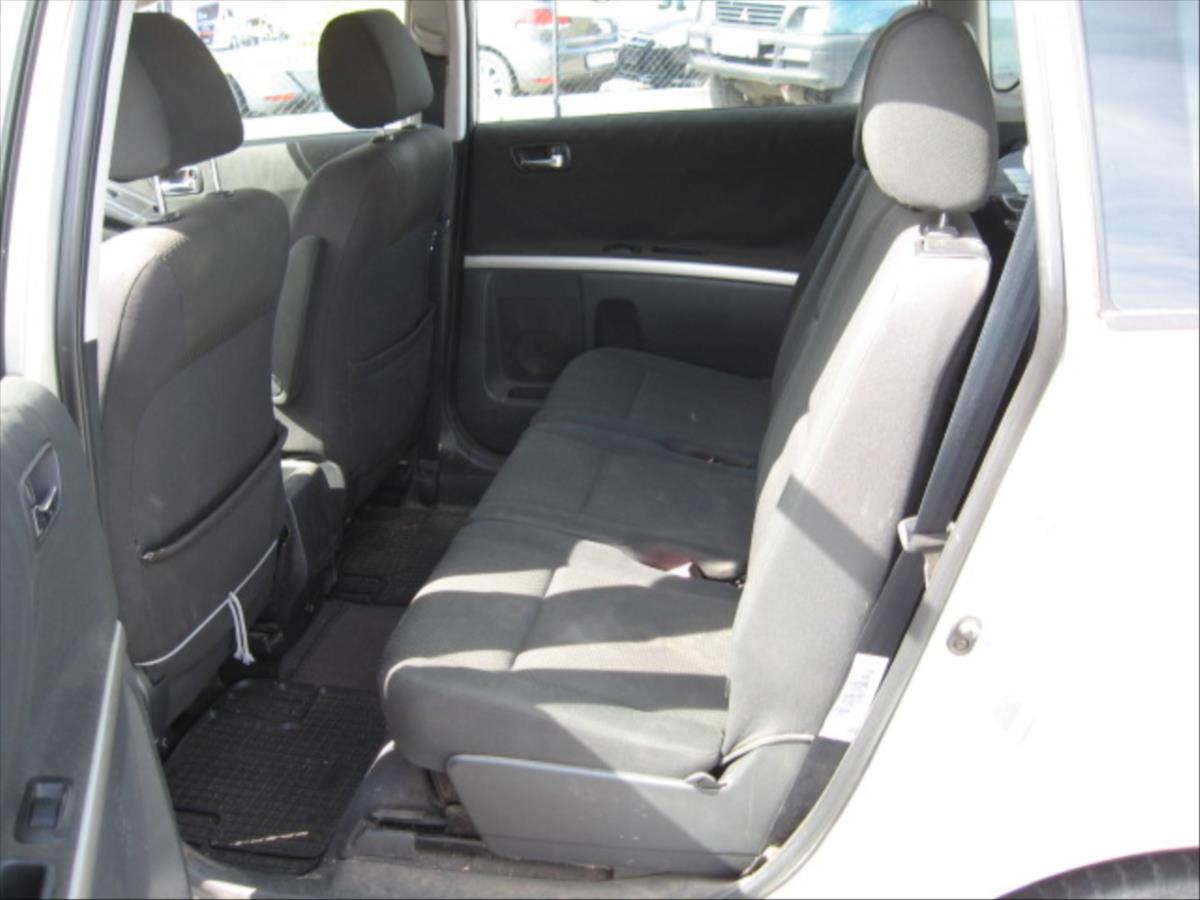 toyota-corolla-verso-2-2-d-4d - 7