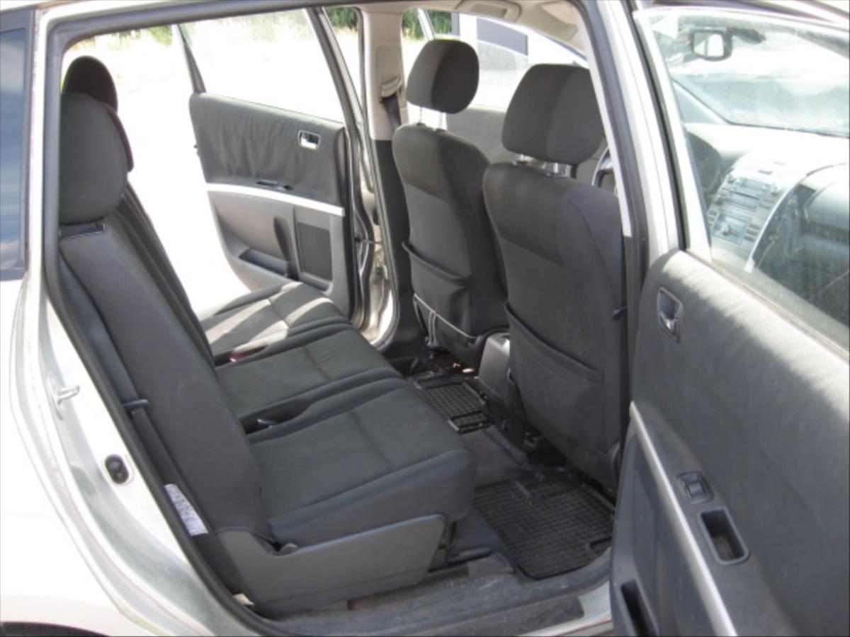 toyota-corolla-verso-2-2-d-4d - 9