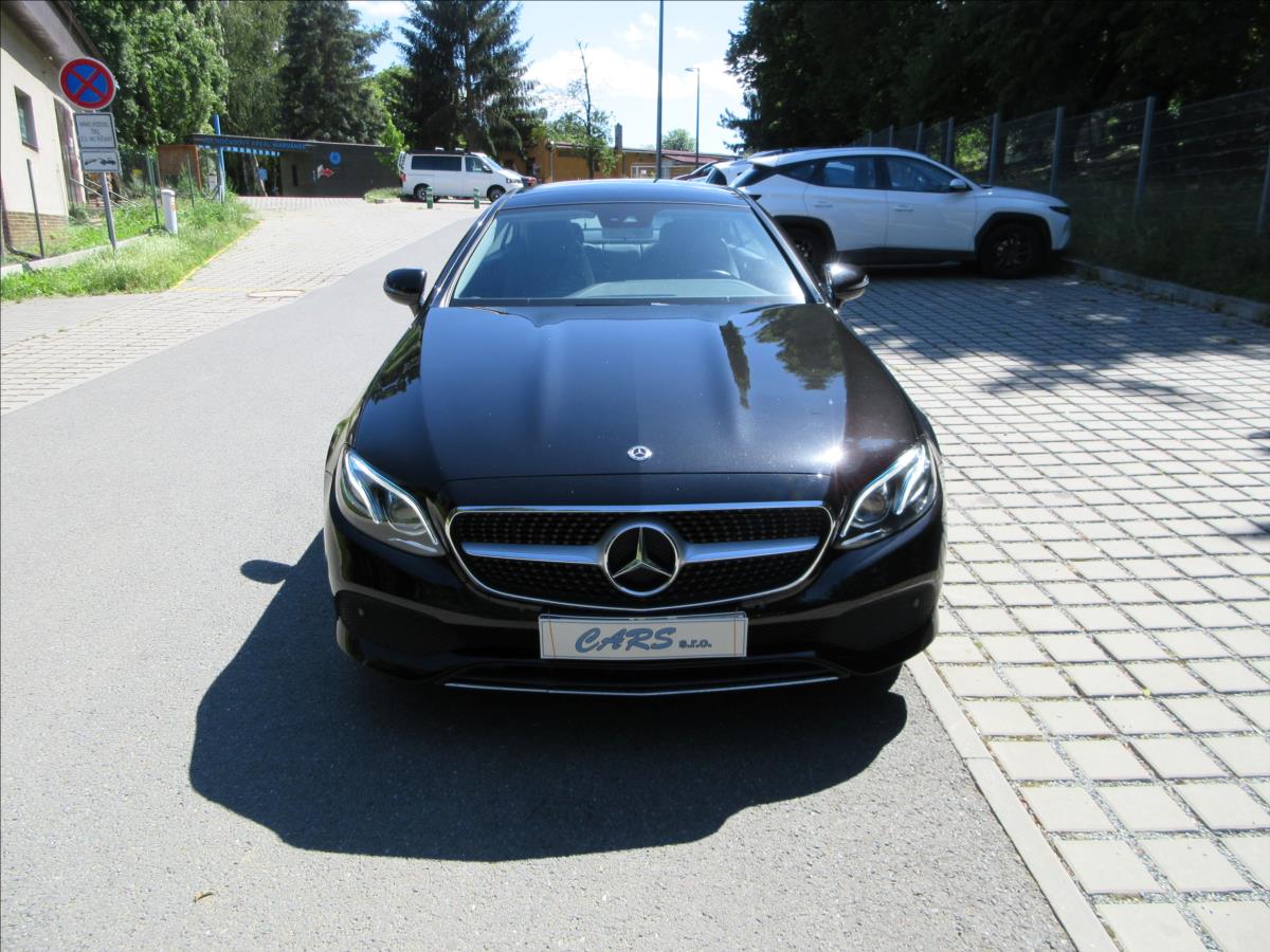 mercedes-benz-tridy-e-220d-143kw-panorama-nove-cr - 2