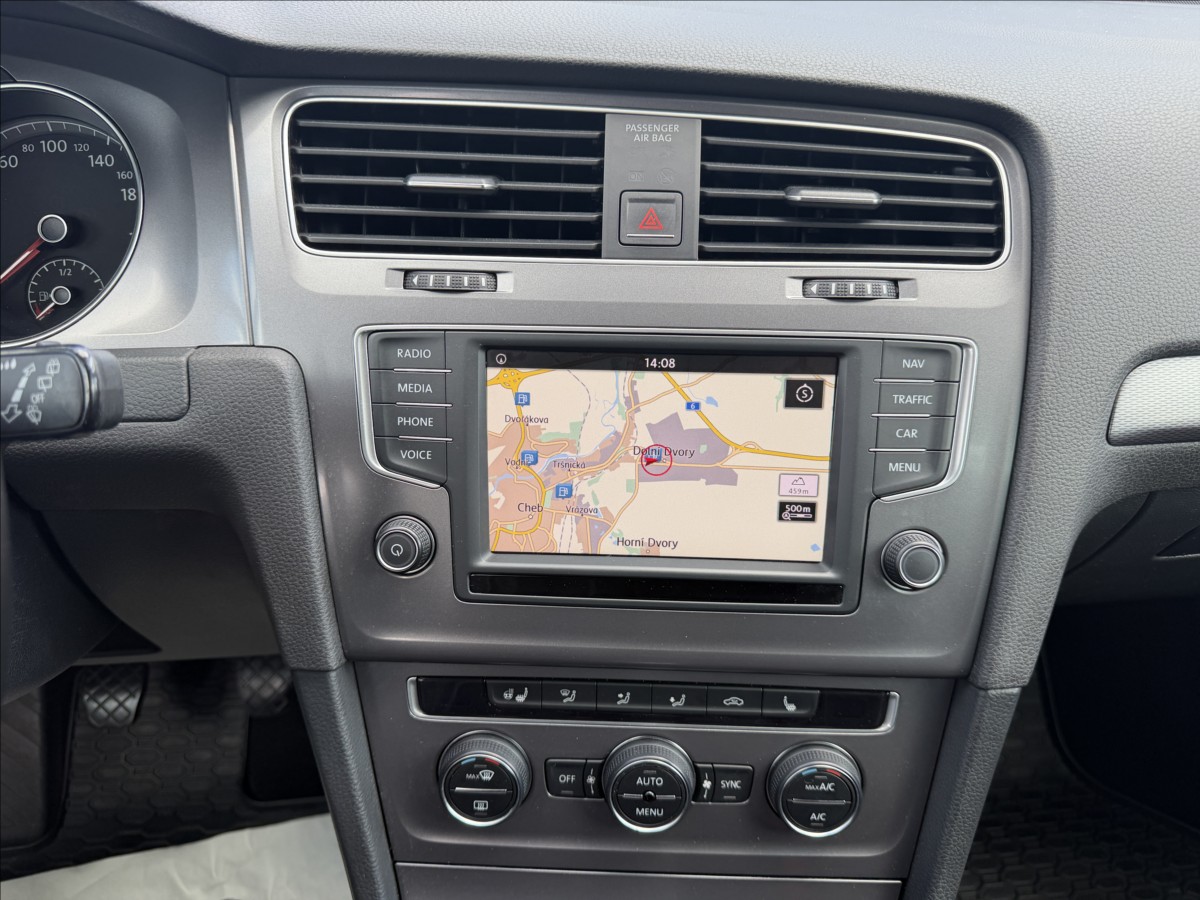 volkswagen-golf-variant-vii-1-6-tdi-lounge - 9