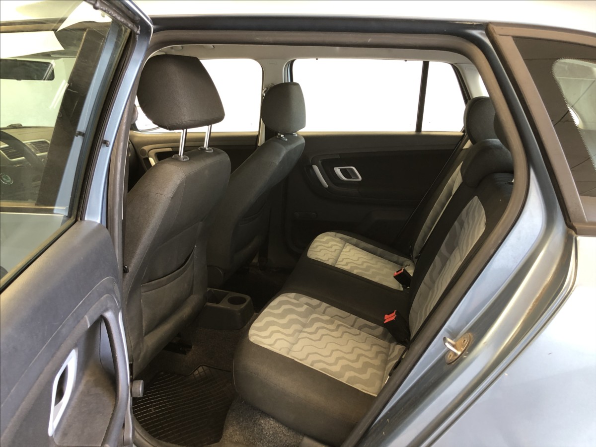 skoda-fabia-1-6-16v - 9