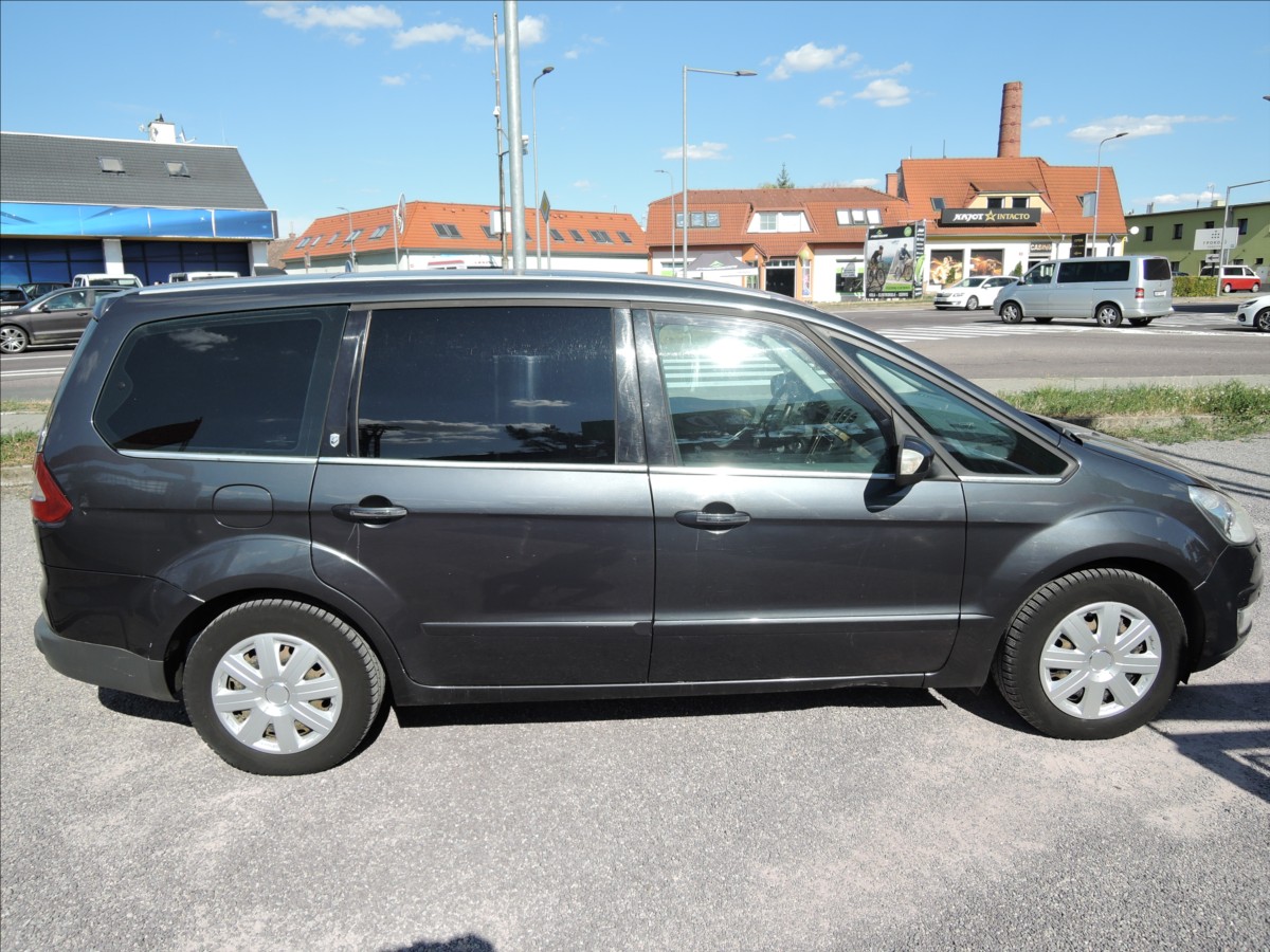 ford-galaxy-2-0-tdci-ghia-kuze-panorama-7m - 4