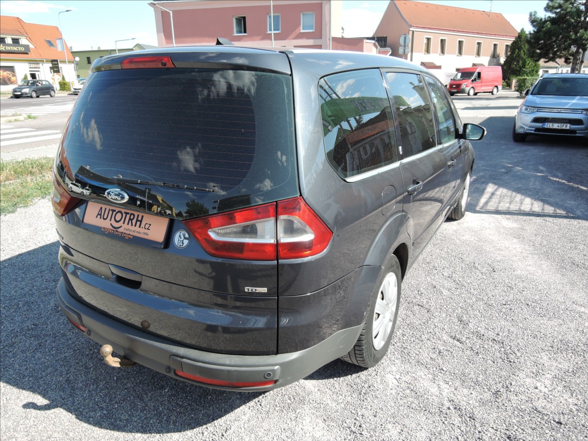 ford-galaxy-2-0-tdci-ghia-kuze-panorama-7m - 5