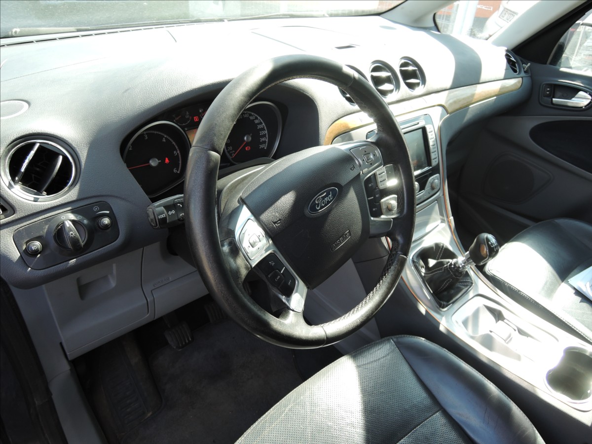 ford-galaxy-2-0-tdci-ghia-kuze-panorama-7m - 8